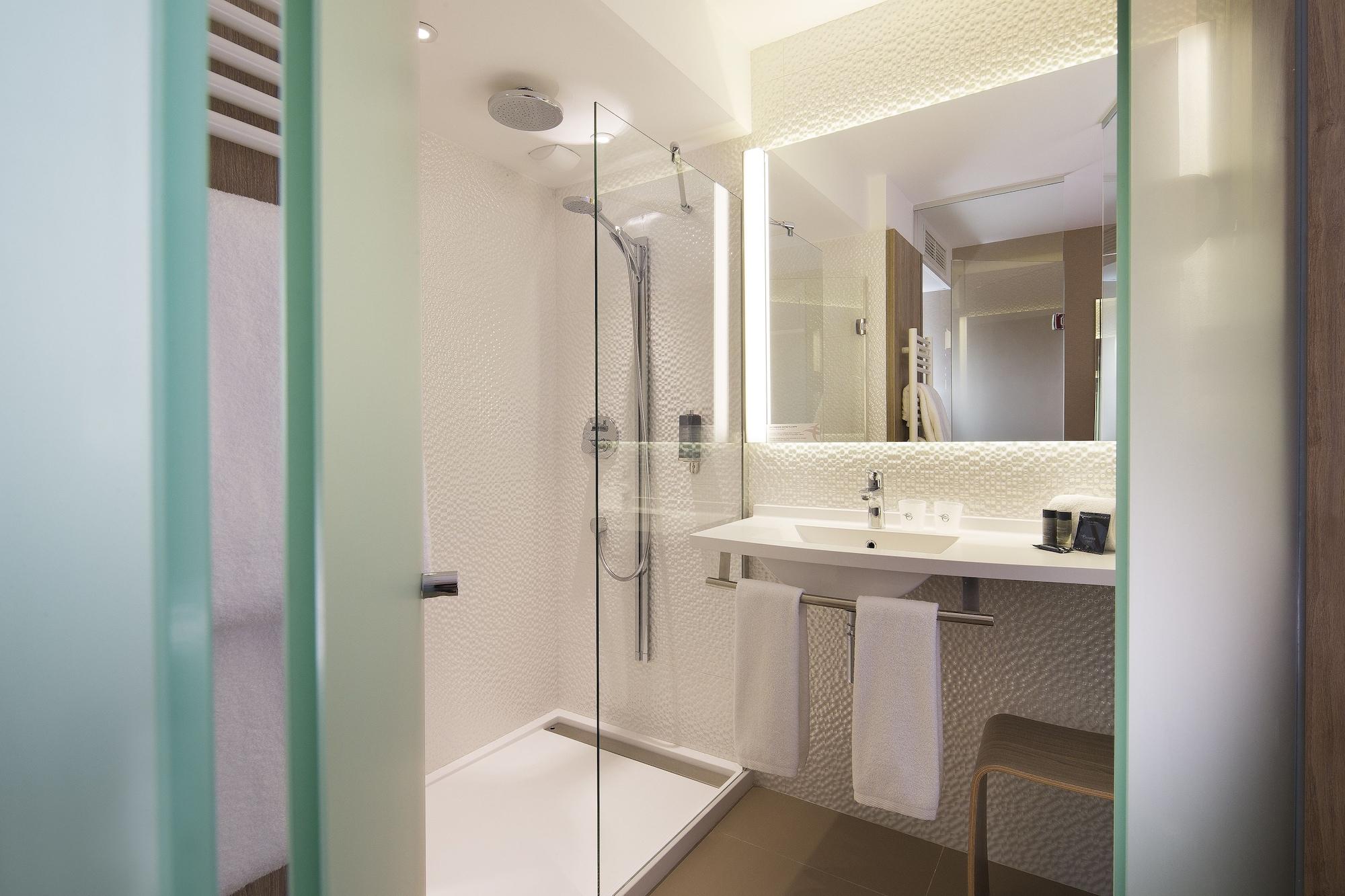 Hotel Oceania Paris Roissy Cdg 4*